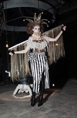 アリスアウアア 2015-16年秋冬コレクション - 禁断のパーティーを覗いていって｜写真19