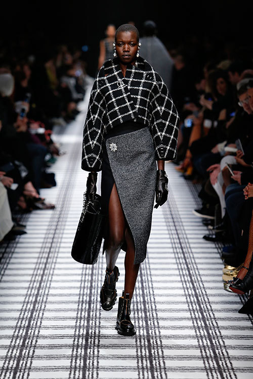 バレンシアガ(BALENCIAGA) 2015-16年秋冬ウィメンズコレクション  - 写真2