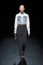 インドネシア・ジャカルタ発の2ブランドが、東コレでランウェイショー｜写真23