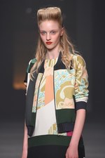 インプロセス 2015-16年秋冬コレクション - 70年代のアートが奏でる直線×曲線の美｜写真2