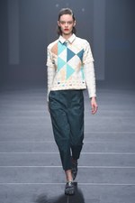 インプロセス 2015-16年秋冬コレクション - 70年代のアートが奏でる直線×曲線の美｜写真5