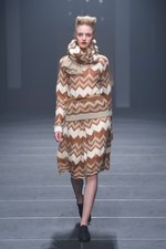 インプロセス 2015-16年秋冬コレクション - 70年代のアートが奏でる直線×曲線の美｜写真14