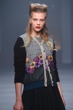 インプロセス 2015-16年秋冬コレクション - 70年代のアートが奏でる直線×曲線の美｜写真21