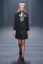 インプロセス 2015-16年秋冬コレクション - 70年代のアートが奏でる直線×曲線の美｜写真22