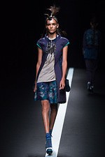 ユマ コシノ 2015-16年秋冬コレクション - かき鳴らすパンク、都会を駆け抜ける女性像｜写真2