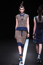 ユマ コシノ 2015-16年秋冬コレクション - かき鳴らすパンク、都会を駆け抜ける女性像｜写真5