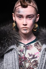 ユマ コシノ 2015-16年秋冬コレクション - かき鳴らすパンク、都会を駆け抜ける女性像｜写真34