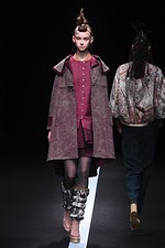 ユマ コシノ 2015-16年秋冬コレクション - かき鳴らすパンク、都会を駆け抜ける女性像｜写真37