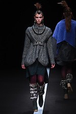 ユマ コシノ 2015-16年秋冬コレクション - かき鳴らすパンク、都会を駆け抜ける女性像｜写真42