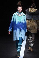 ユマ コシノ 2015-16年秋冬コレクション - かき鳴らすパンク、都会を駆け抜ける女性像｜写真45