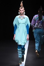 ユマ コシノ 2015-16年秋冬コレクション - かき鳴らすパンク、都会を駆け抜ける女性像｜写真52