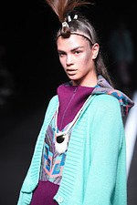 ユマ コシノ 2015-16年秋冬コレクション - かき鳴らすパンク、都会を駆け抜ける女性像｜写真56