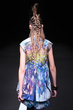 ユマ コシノ 2015-16年秋冬コレクション - かき鳴らすパンク、都会を駆け抜ける女性像｜写真8