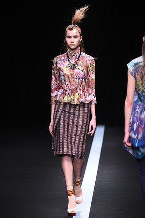 ユマ コシノ 2015-16年秋冬コレクション - かき鳴らすパンク、都会を駆け抜ける女性像｜写真9