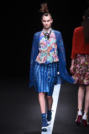 ユマ コシノ 2015-16年秋冬コレクション - かき鳴らすパンク、都会を駆け抜ける女性像｜写真16