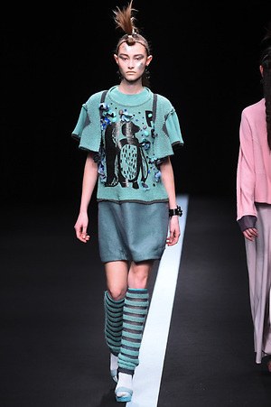 ユマ コシノ 2015-16年秋冬コレクション - かき鳴らすパンク、都会を駆け抜ける女性像｜写真29