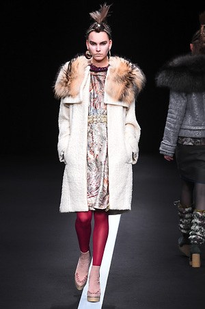 ユマ コシノ 2015-16年秋冬コレクション - かき鳴らすパンク、都会を駆け抜ける女性像｜写真35