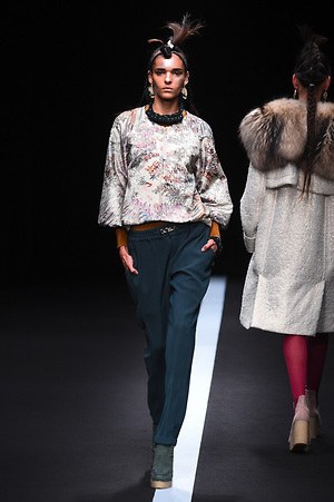 ユマ コシノ 2015-16年秋冬コレクション - かき鳴らすパンク、都会を駆け抜ける女性像｜写真36