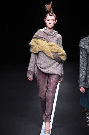 ユマ コシノ 2015-16年秋冬コレクション - かき鳴らすパンク、都会を駆け抜ける女性像｜写真43