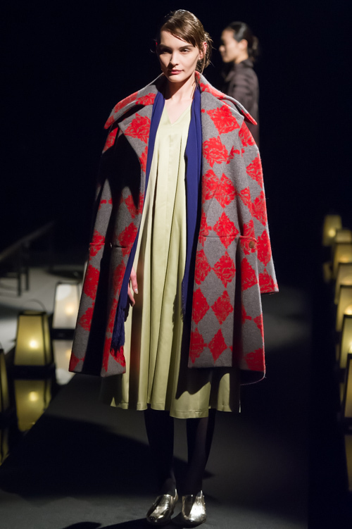 まとふ(matohu) 2015-16年秋冬ウィメンズコレクション シルエット - 写真22