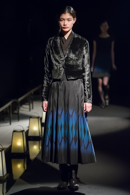 まとふ(matohu) 2015-16年秋冬ウィメンズコレクション シルエット - 写真24