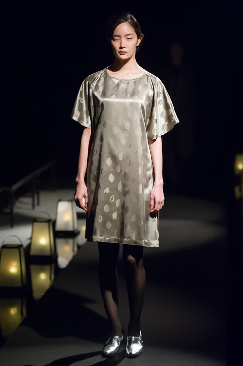 まとふ(matohu) 2015-16年秋冬ウィメンズコレクション シルエット - 写真29