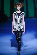 ヒロコ コシノ 2015-16年秋冬コレクション - 森の奥へと歩みを進めるラグジュアリー｜写真1