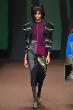 ヒロコ コシノ 2015-16年秋冬コレクション - 森の奥へと歩みを進めるラグジュアリー｜写真9