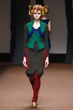 ヒロコ コシノ 2015-16年秋冬コレクション - 森の奥へと歩みを進めるラグジュアリー｜写真30