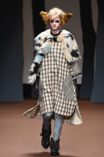 ヒロコ コシノ 2015-16年秋冬コレクション - 森の奥へと歩みを進めるラグジュアリー｜写真37