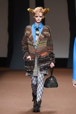 ヒロコ コシノ 2015-16年秋冬コレクション - 森の奥へと歩みを進めるラグジュアリー｜写真40