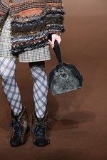 ヒロコ コシノ 2015-16年秋冬コレクション - 森の奥へと歩みを進めるラグジュアリー｜写真41