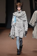 ヒロコ コシノ 2015-16年秋冬コレクション - 森の奥へと歩みを進めるラグジュアリー｜写真46