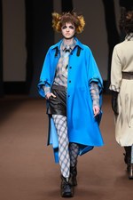 ヒロコ コシノ 2015-16年秋冬コレクション - 森の奥へと歩みを進めるラグジュアリー｜写真49