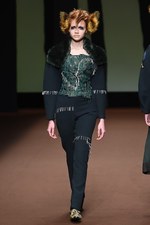 ヒロコ コシノ 2015-16年秋冬コレクション - 森の奥へと歩みを進めるラグジュアリー｜写真54