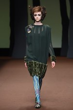 ヒロコ コシノ 2015-16年秋冬コレクション - 森の奥へと歩みを進めるラグジュアリー｜写真60