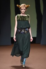 ヒロコ コシノ 2015-16年秋冬コレクション - 森の奥へと歩みを進めるラグジュアリー｜写真61