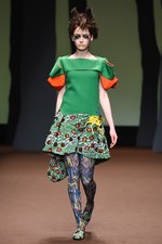 ヒロコ コシノ 2015-16年秋冬コレクション - 森の奥へと歩みを進めるラグジュアリー｜写真63