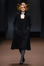 ヒロコ コシノ 2015-16年秋冬コレクション - 森の奥へと歩みを進めるラグジュアリー｜写真76