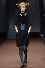 ヒロコ コシノ 2015-16年秋冬コレクション - 森の奥へと歩みを進めるラグジュアリー｜写真82