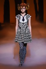 ヒロコ コシノ 2015-16年秋冬コレクション - 森の奥へと歩みを進めるラグジュアリー｜写真88