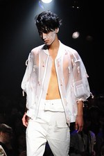 ミキオサカベ 2015-16年秋冬コレクション - グランジに例える、少年の不安定な青春時代｜写真22