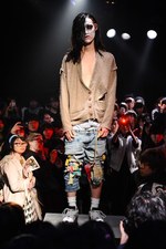 ミキオサカベ 2015-16年秋冬コレクション - グランジに例える、少年の不安定な青春時代｜写真25