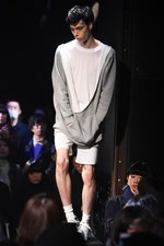 ミキオサカベ 2015-16年秋冬コレクション - グランジに例える、少年の不安定な青春時代｜写真4