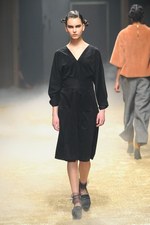 KBF 2015-16年秋冬コレクション - 多彩なシルエットで、旅に想いを馳せて｜写真8