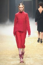 KBF 2015-16年秋冬コレクション - 多彩なシルエットで、旅に想いを馳せて｜写真10