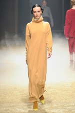 KBF 2015-16年秋冬コレクション - 多彩なシルエットで、旅に想いを馳せて｜写真12