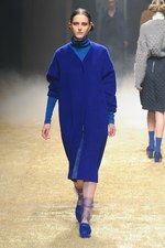 KBF 2015-16年秋冬コレクション - 多彩なシルエットで、旅に想いを馳せて｜写真16