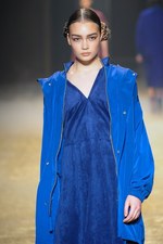 KBF 2015-16年秋冬コレクション - 多彩なシルエットで、旅に想いを馳せて｜写真19