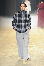 KBF 2015-16年秋冬コレクション - 多彩なシルエットで、旅に想いを馳せて｜写真21